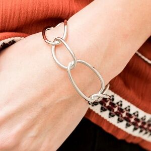 ❤️‍🔥5/$25❤️‍🔥 CHAIN and Simple Silver Bracelet